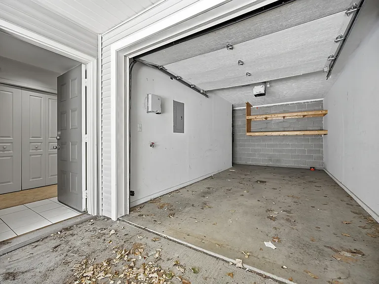 251 Carron St — Photo 33