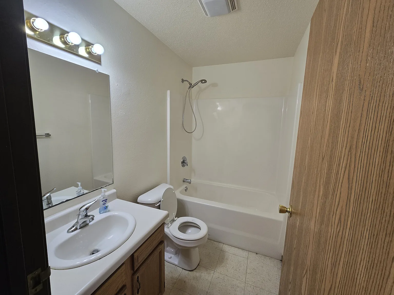 6 bed, $1,575 — Photo 3