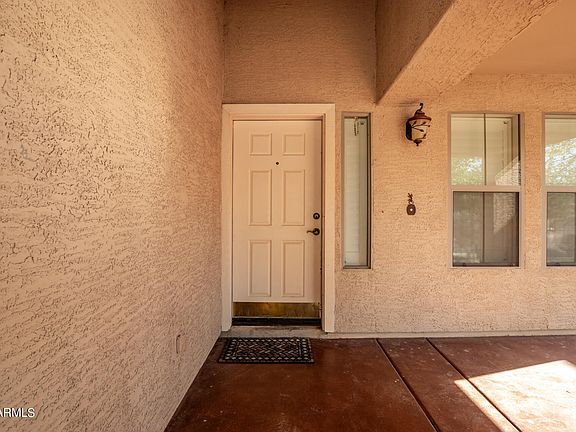 5th image of 1569 E SILVER REEF Drive