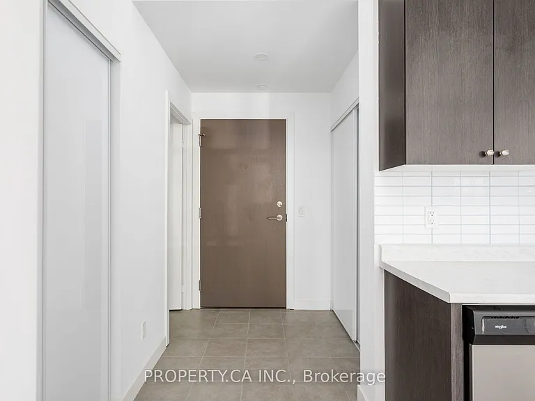 10 Wilby Cres #1102 — Photo 31