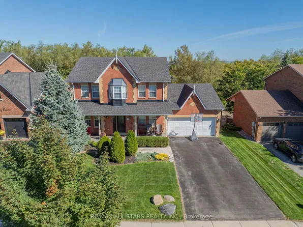 38 Galloway Cres, Uxbridge, ON L9P 1W8
