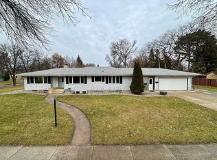 204 16th Ave S, Moorhead, MN 56560