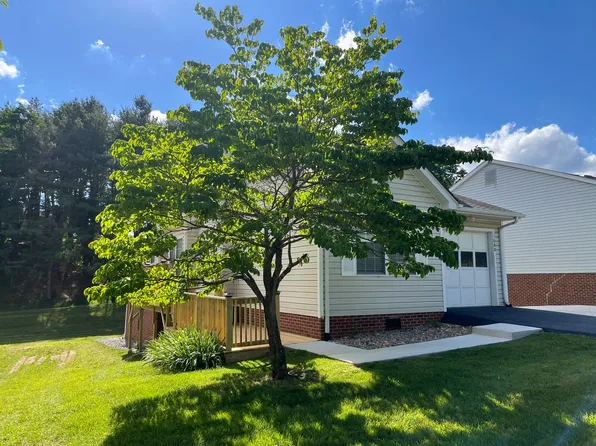 1680 Sleepy Hollow Rd, Christiansburg, VA 24073