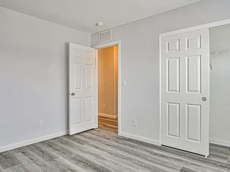 5390 Montauck Ave — Photo 26