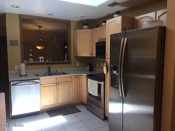 4th image of 111 Fiesta Cir