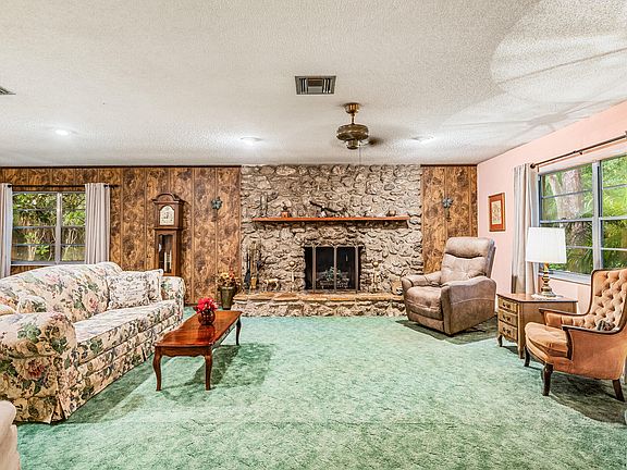 3rd image of 4153 1st Street SW