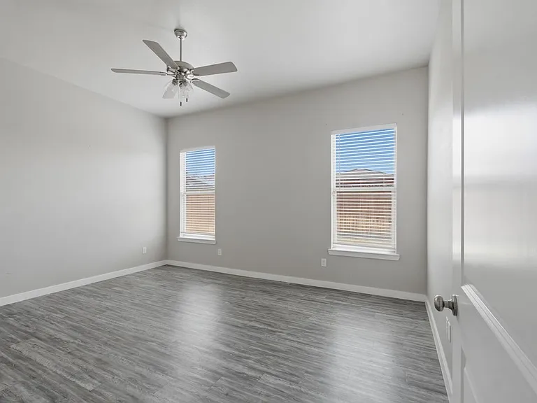 6822 Lonesome Dove Ln — Photo 11