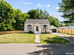 110 Minturn Rd, Bridgeport, CT 06606