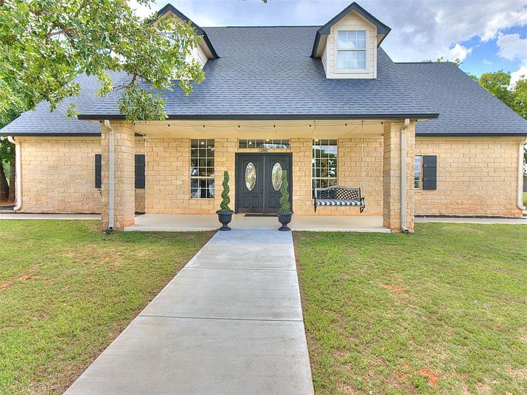 Listing photo 3