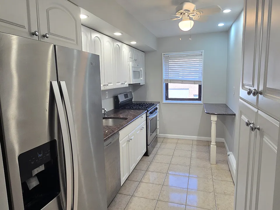 220 Prospect Ave #1B
