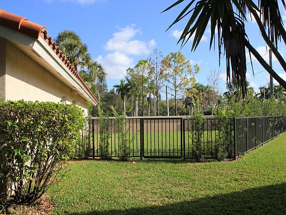 3rd image of 1609 NW 106th Ln