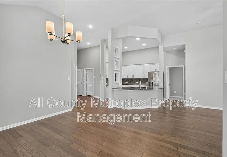 1602 Emerald Brook Ct — Photo 4