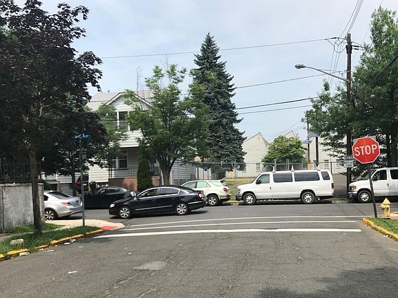 4th image of 34 Elmwood Ave