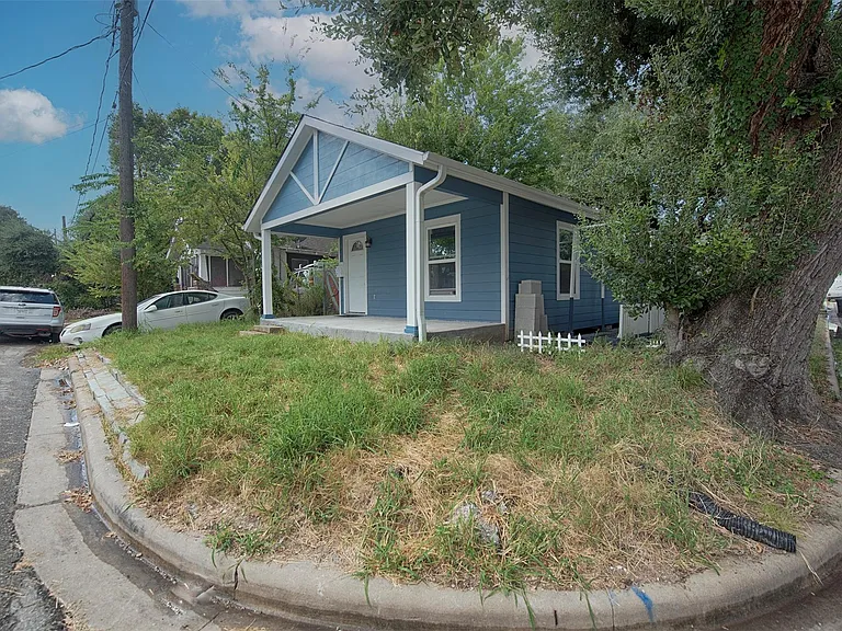 2802 Canfield St — Photo 3