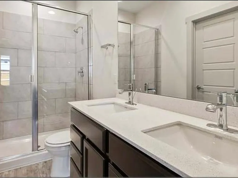 10801 Meris Ln — Photo 21