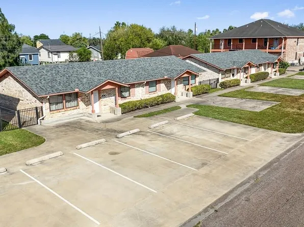604 W 6th St #8-9, Los Fresnos, TX 78566