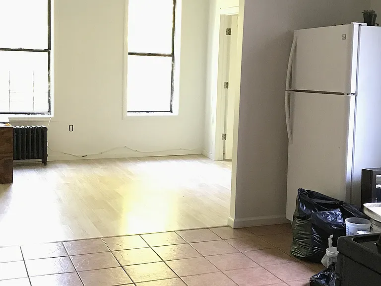 217 S 3rd St #6 — Photo 3