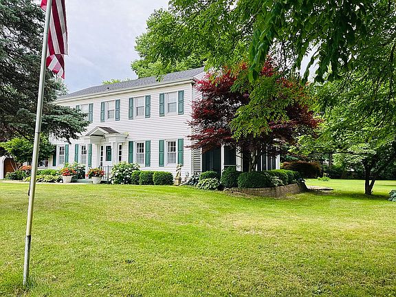 side screened in porch