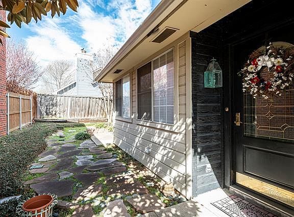 3rd image of 5009 Grand Villa Ln