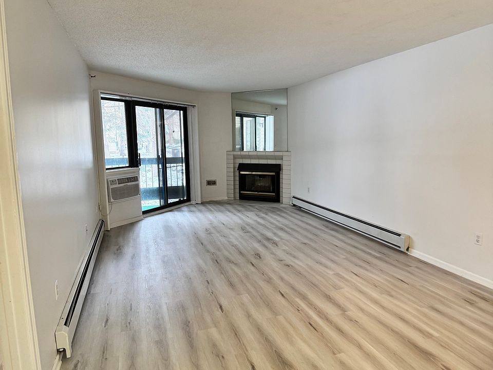1st image of 7625 Edinborough Way APT 2120