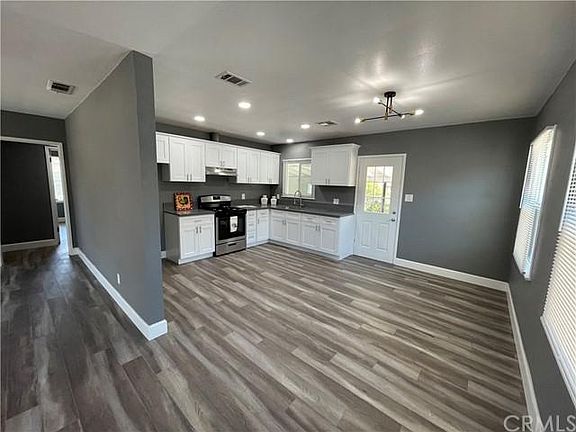 4th image of 3648 Leroy St