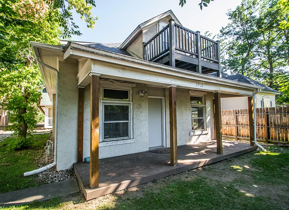 1921 Arapahoe Ave Exterior