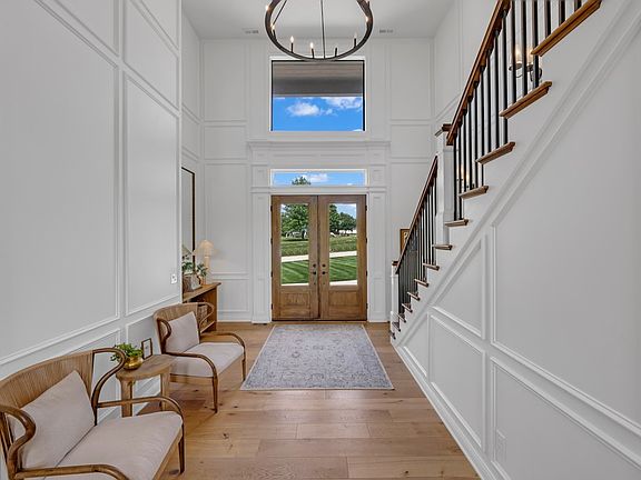 3rd image of 32667 Westwood Ln
