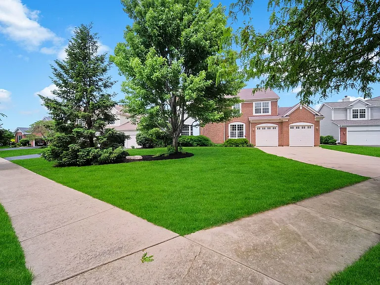 322 Hemlock Ln — Photo 3