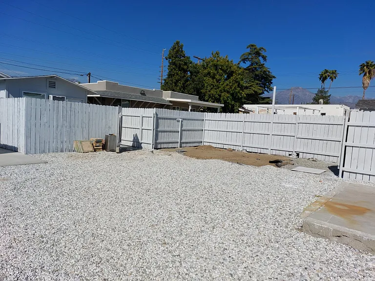 1826 Mentone Blvd #2 — Photo 12