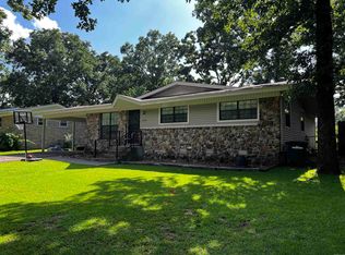 8903 Holiday Dr, Sherwood, AR 72120