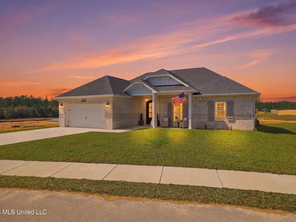 13601 Winterberry Dr, Biloxi, MS 39532