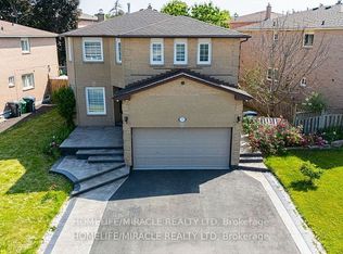 55 Castlehill Rd, Brampton, ON L6X4C9