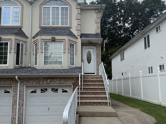 2nd image of 479 Mosely Ave #1