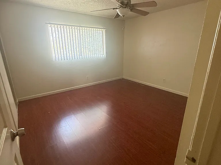 673 Palm Ave #4 — Photo 6
