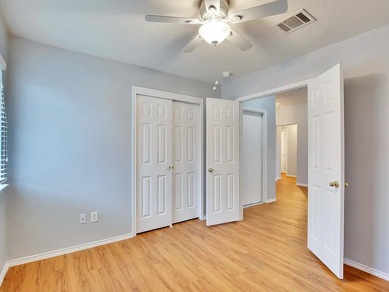 1002 Remington Dr — Photo 19