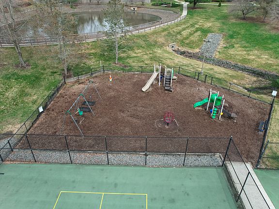 5th image of 6 Magnolia Path