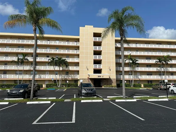 200 SE 5th Ave #J-102, Dania, FL 33004