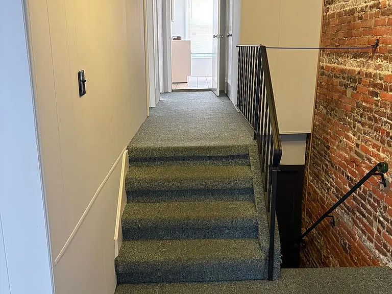 134 W Chestnut St — Photo 7
