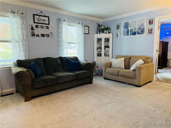 2736 Mistwood Forest Dr, Chester, VA 23831