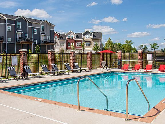 2nd image of 1400 SE Bishop Dr #2B-2Ba-941Sqft