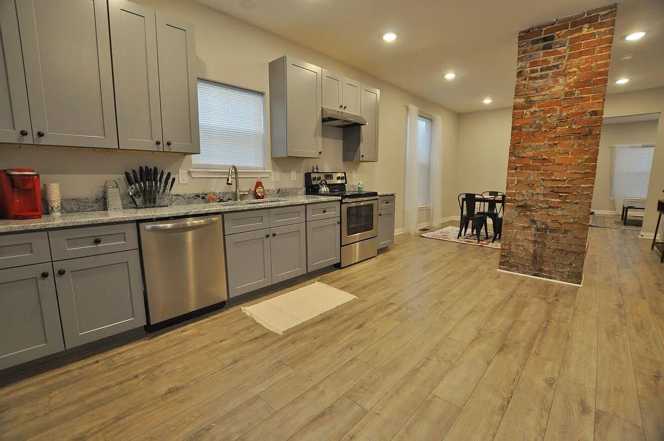 215 Avondale Ave #217 photo 1