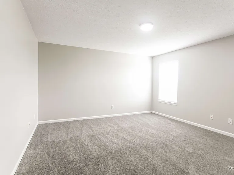 8684 N Springview Dr — Photo 10