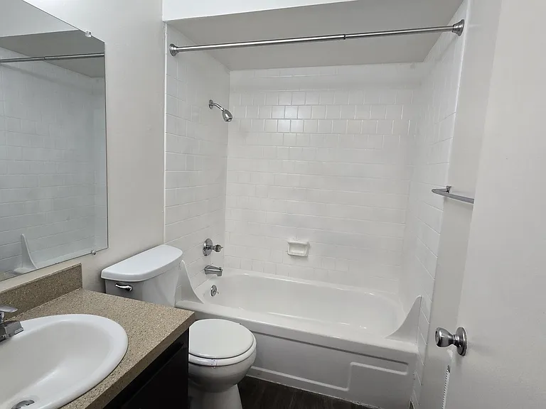 Tristin Square Apartments — Photo 10