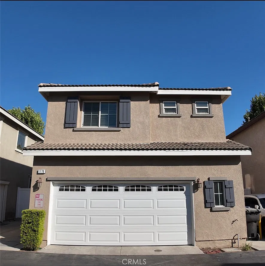 5 bed, 2012 sqft, $3,600 — Photo 2