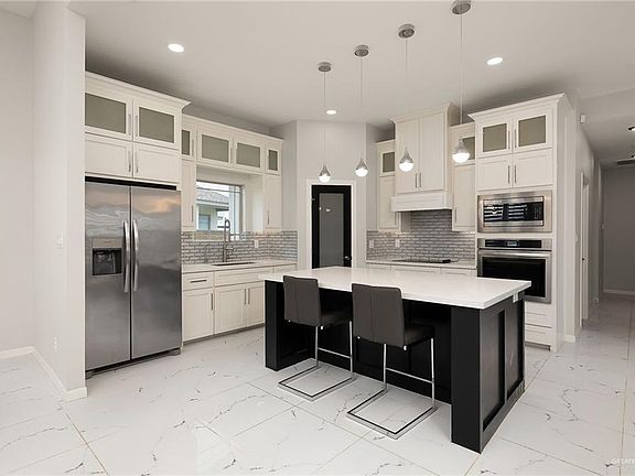 3rd image of 1706 Lago Michigan