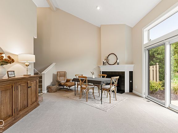 5th image of 8127 Farmhurst Ln