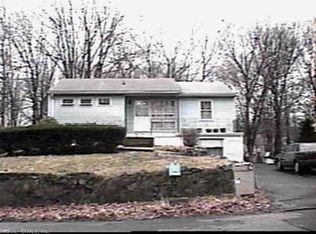 16 Collins Dr, West Haven, CT