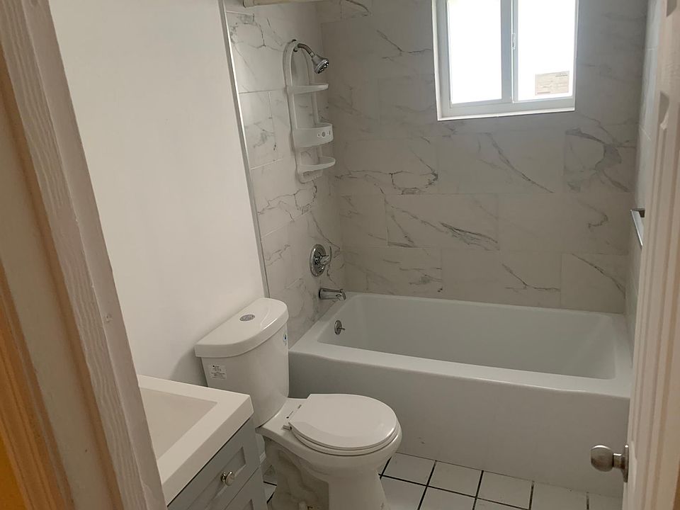 2nd image of 5109 Eastwood Dr #1