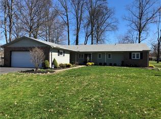 558 Boyd Dr, Sharon, PA 16146
