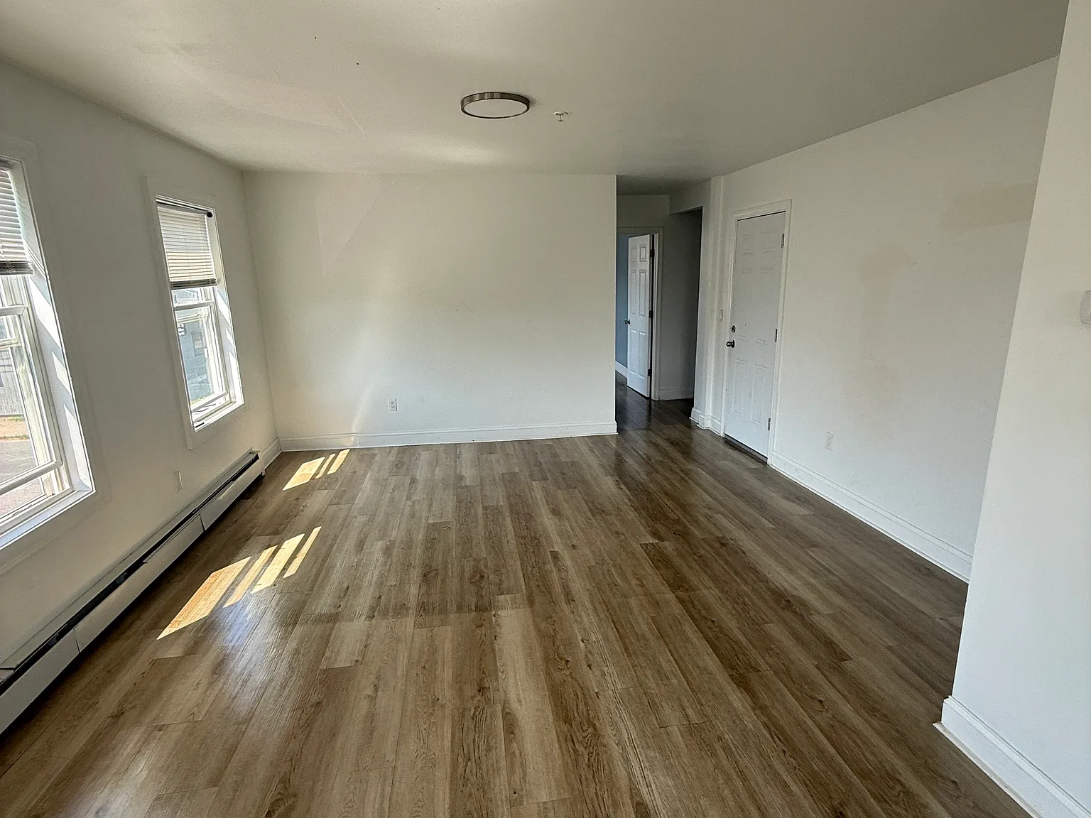 5 bed, $3,500 — Photo 4